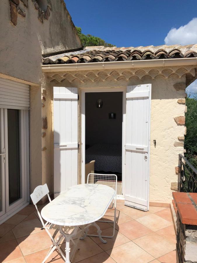 La Garriniere Bed & Breakfast Saint-Raphaël Екстериор снимка