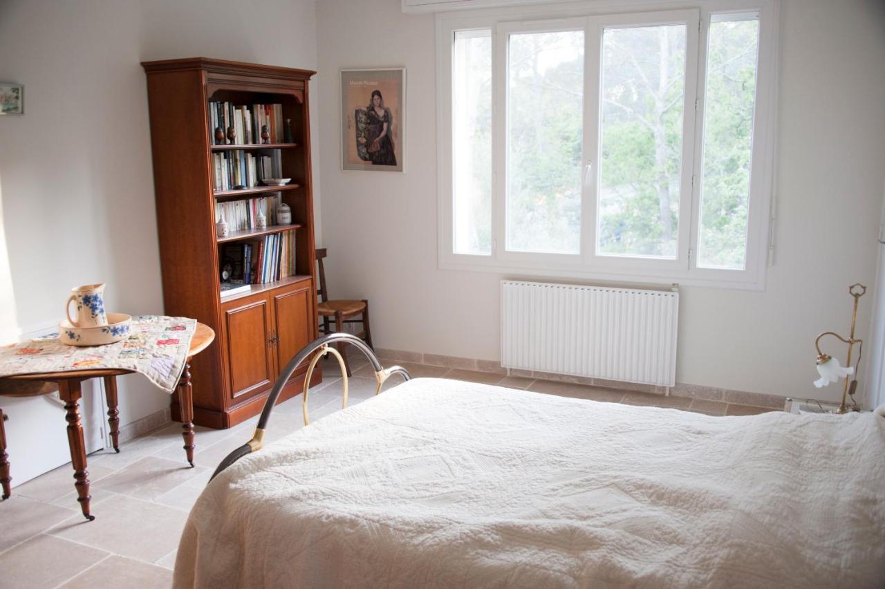 La Garriniere Bed & Breakfast Saint-Raphaël Екстериор снимка